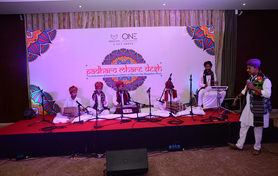 padharo mhare desh singing event
